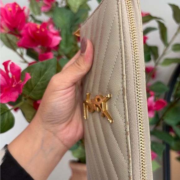 Yves Saint Laurent Tan Quilted Wallet - Picture 5 of 12